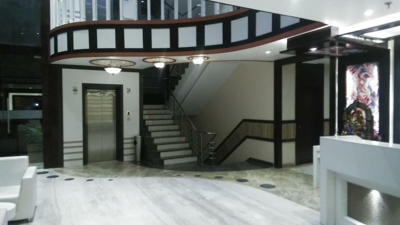 Square Inn Hotel,Βαρανάσι Εξωτερικό φωτογραφία