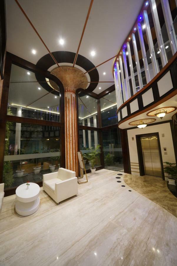 Square Inn Hotel,Βαρανάσι Εξωτερικό φωτογραφία